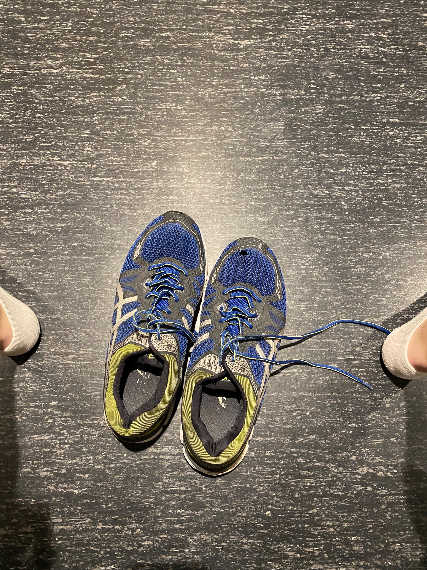 📸 Photo bingo: Training shoes