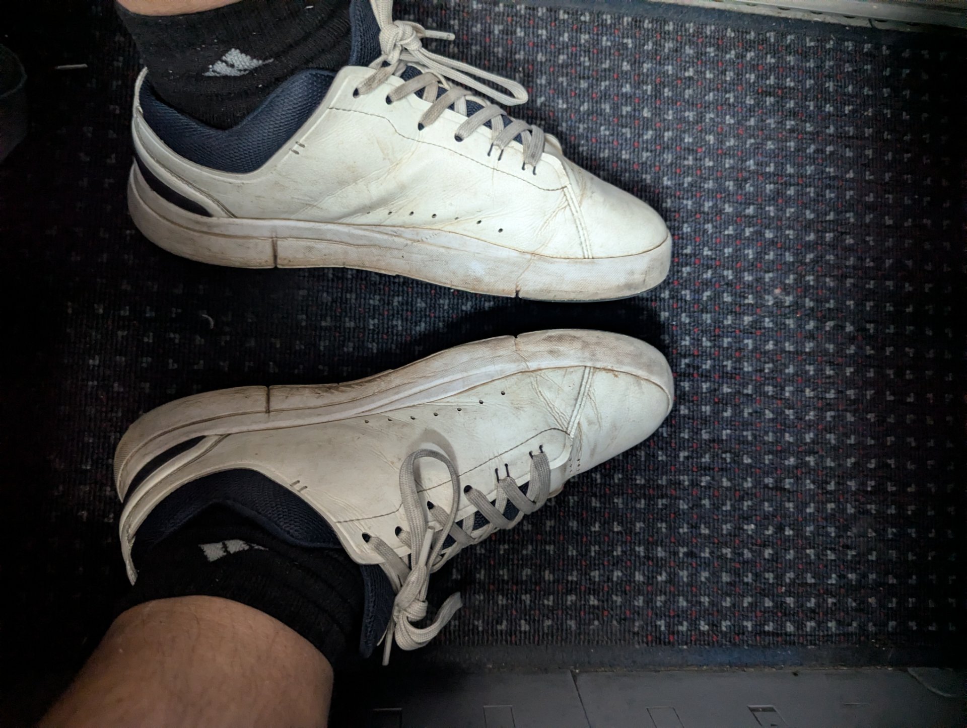 📸 Photo bingo: Training shoes