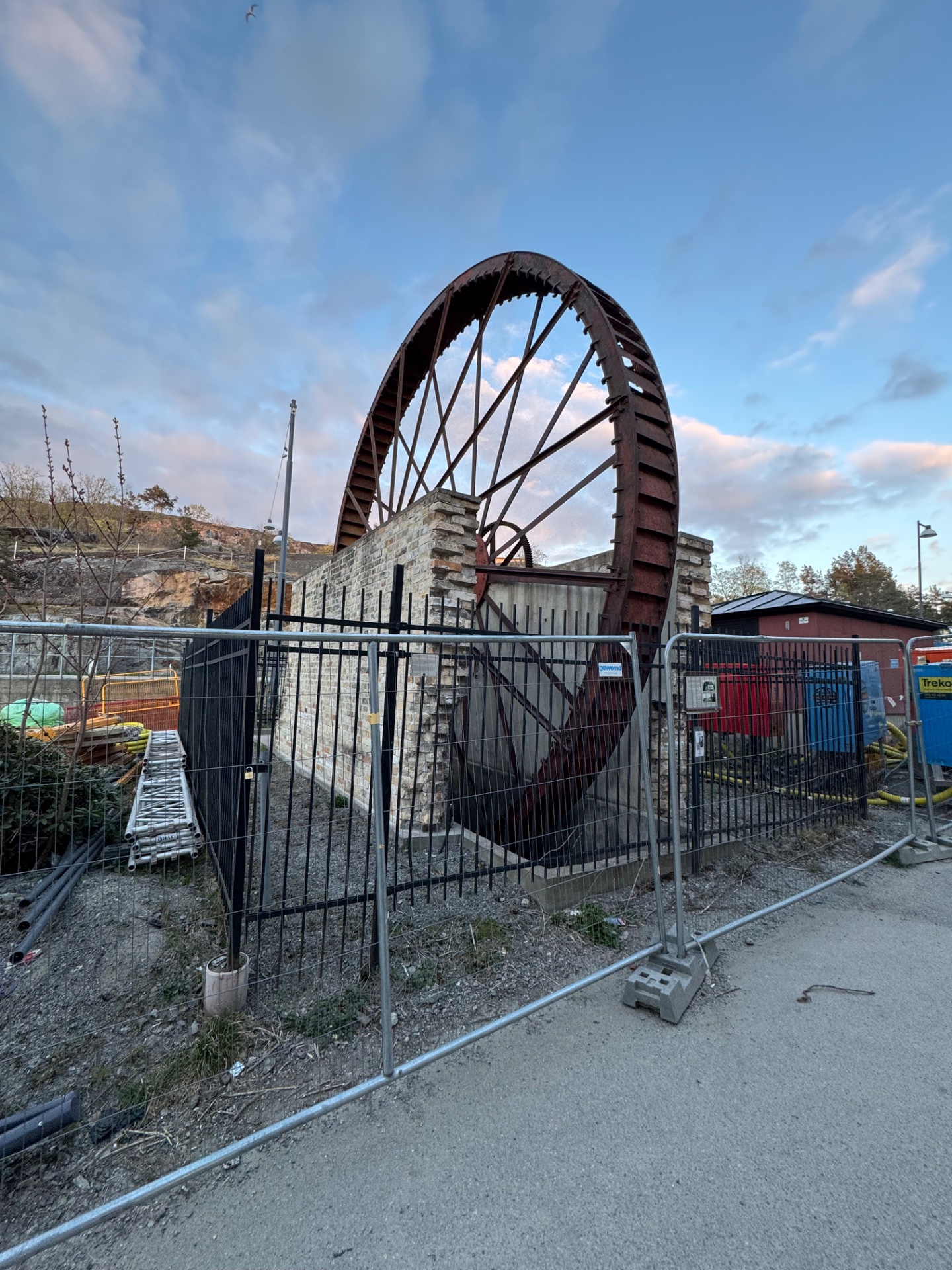 📸 Photo bingo: Something >100 Years old