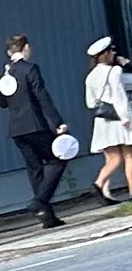 📸 Photo bingo: A graduation cap