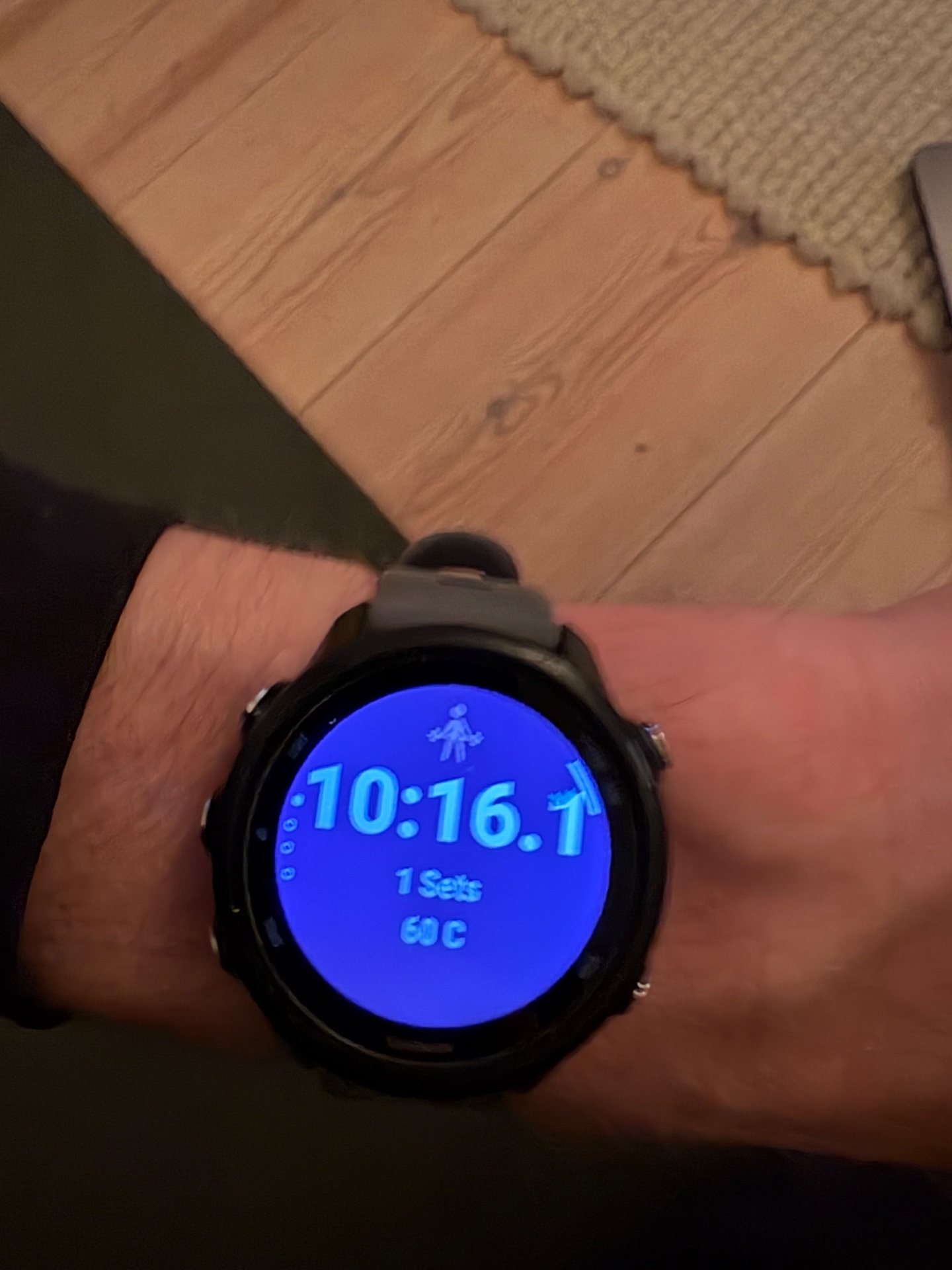 A completed workout session showing 10 minutes and 16 seconds of exercise with 1 set and 60 calories burned, tracked on a fitness smartwatch. This appears to be a cardio activity based on the calorie burn rate and workout duration.