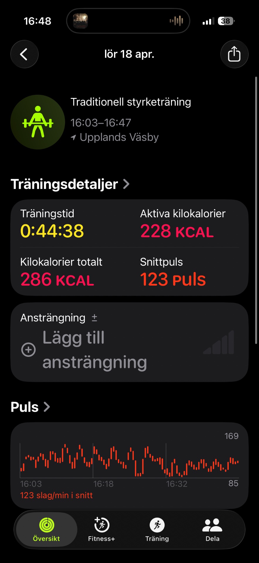 A 44-minute traditional strength training session at Upplands Väsby gym, burning 228 active calories with 123 beats per minute average heart rate. This resistance-based workout demonstrates solid intensity with consistent effort throughout.