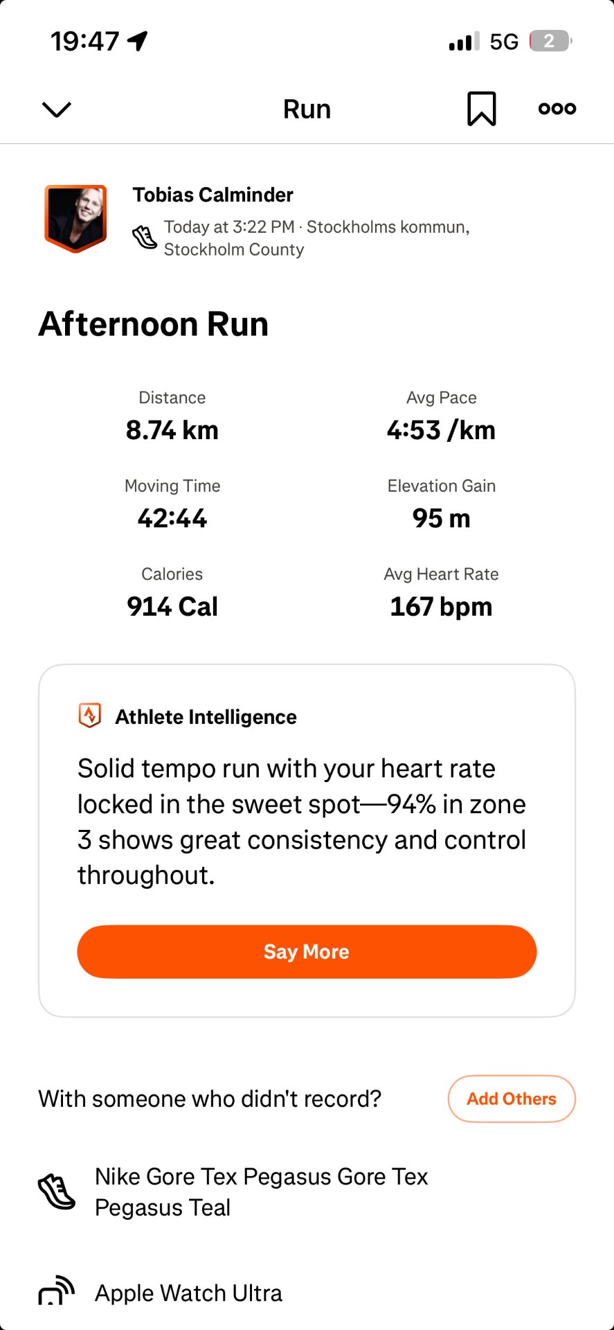 Tobias crushed an 8.74 km afternoon run in Stockholm with solid tempo work, maintaining an average pace of 4:53/km and burning 914 calories with excellent heart rate control!