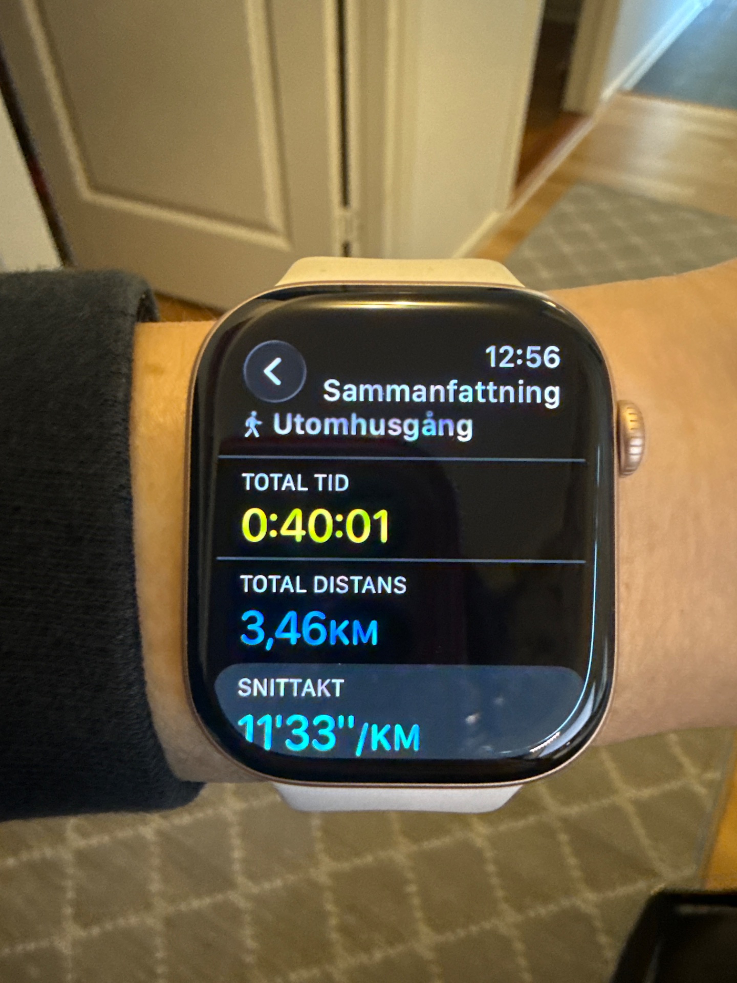 A 40-minute outdoor walk covering 3.46km at a steady pace of 11'33"/km, tracked on a smartwatch fitness app. Great consistency and effort!